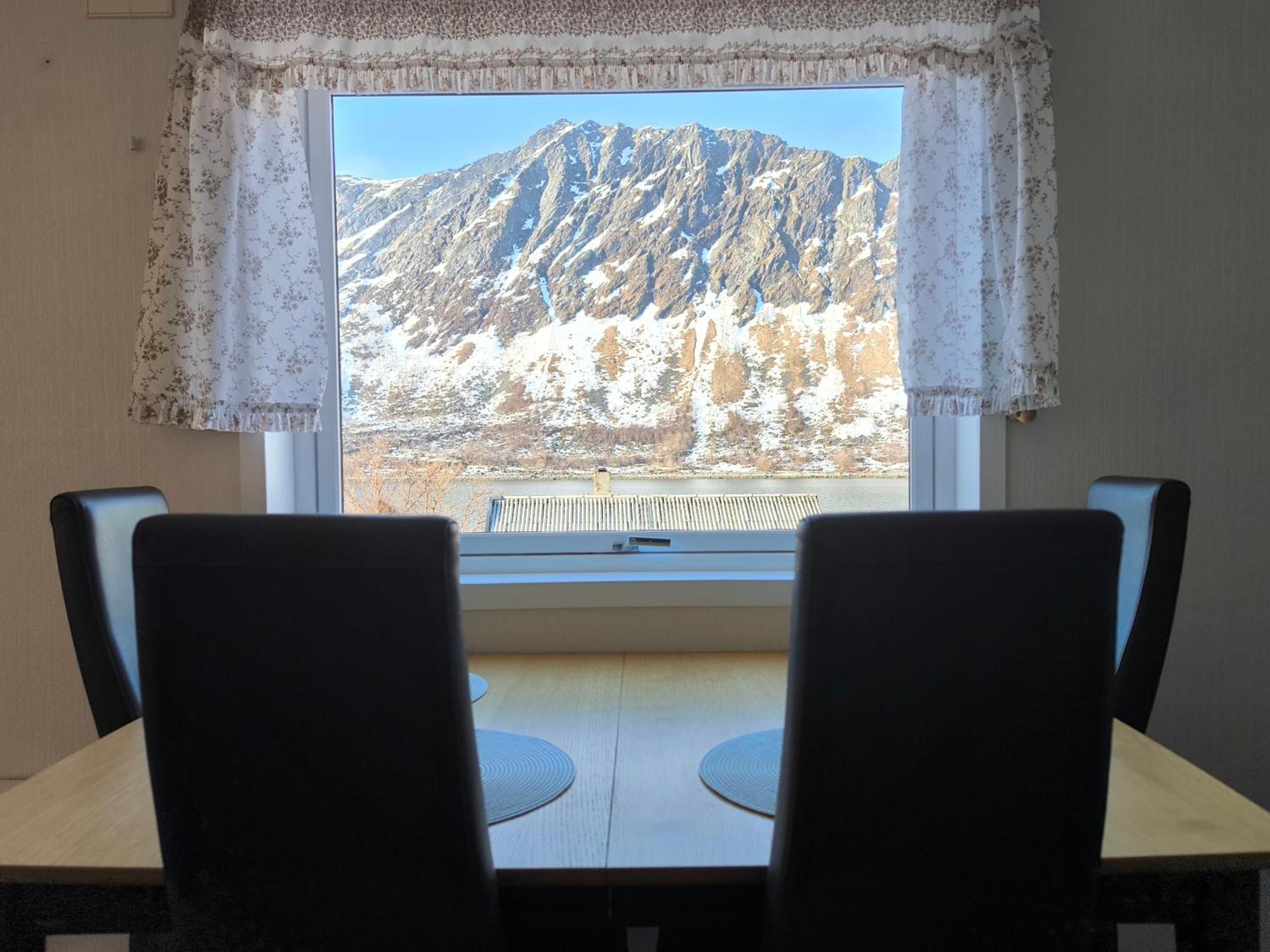 Hus Gryllefjordヴィラ エクステリア 写真