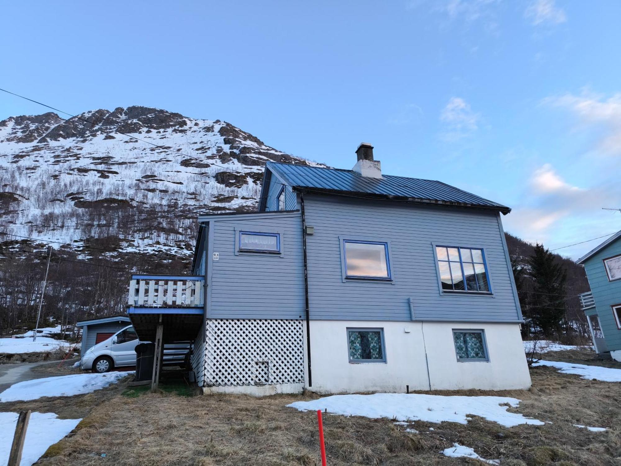 Hus Gryllefjordヴィラ エクステリア 写真